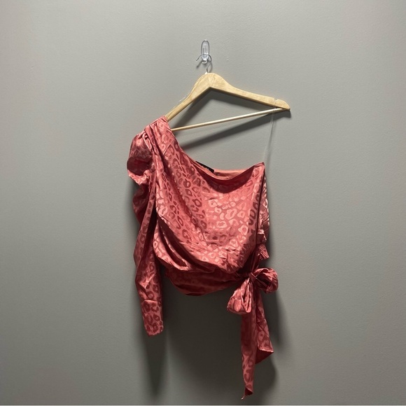 Do+ Be Pink Satin Cheetah Print One Shoulder Top - Picture 1 of 8